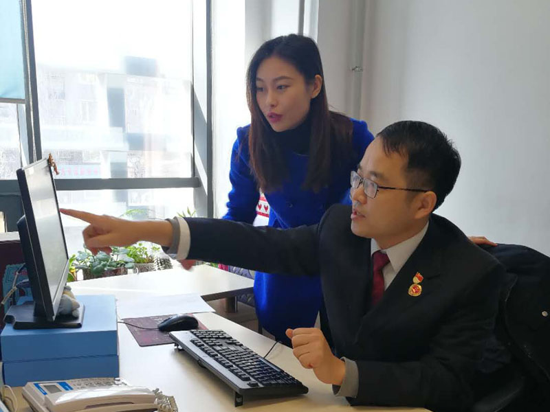 【今天我當班】“把關(guān)人”不好當 八個小時只喝了一口水