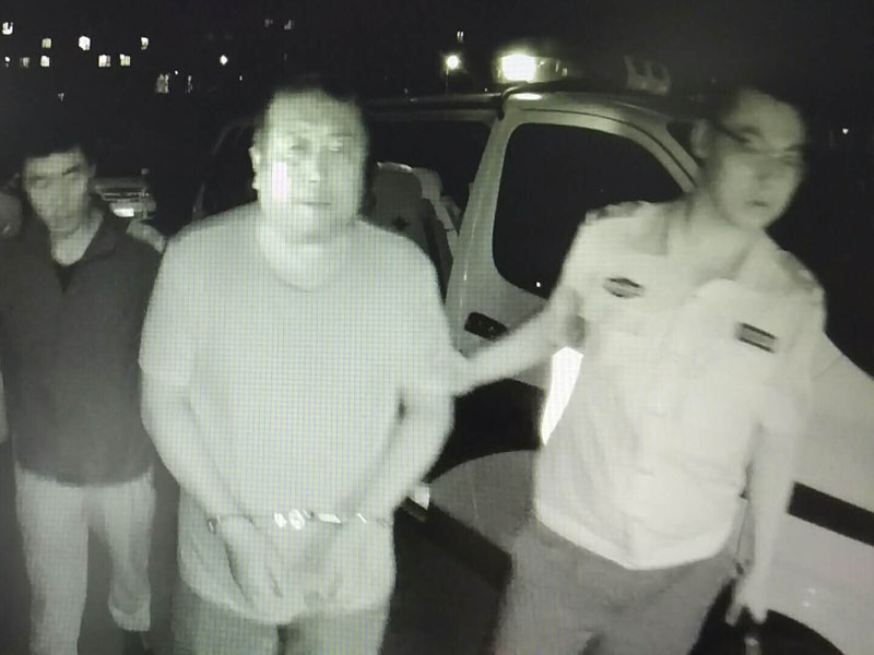 接到舉報后,，法庫縣人民法院執(zhí)行局迅速出動,，控制住被執(zhí)行人任立新