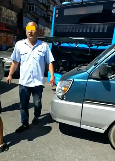 被打傷的公交車司機
