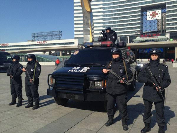 現(xiàn)在沈陽北站警務(wù)巡邏,，裝備的更新給百姓帶來更大的安全感