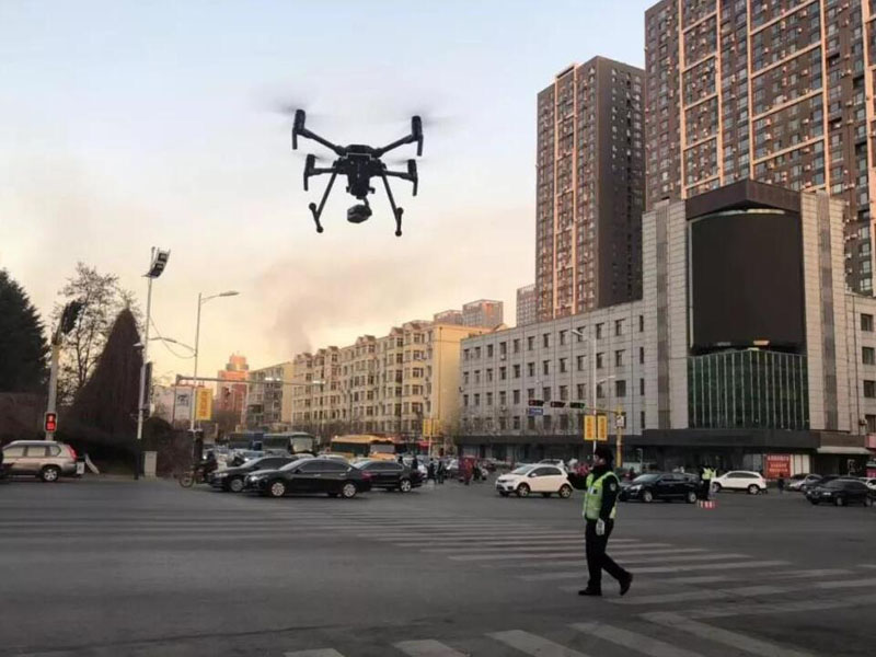 交警無人機(jī)正在巡邏