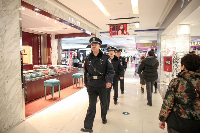 商場見民警