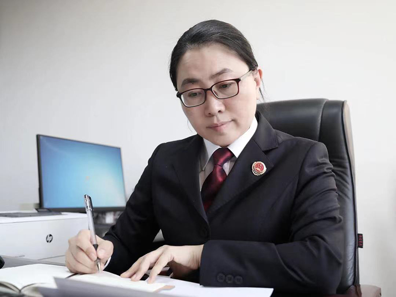 國小丹整理案件線索,。