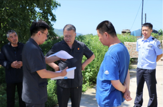 鳳城法院法官現(xiàn)場(chǎng)執(zhí)行,。