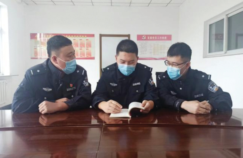 北鎮(zhèn)監(jiān)獄對(duì)青年民警進(jìn)行培訓(xùn)。副本