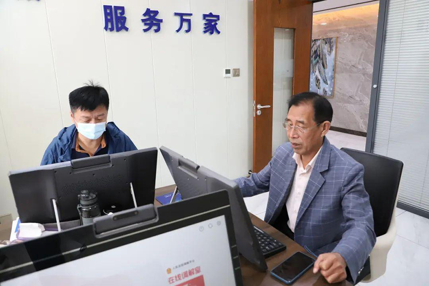 配文1：龍城區(qū)法院特邀調(diào)解員研究矛盾糾紛化解對策,。