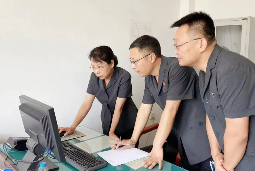 沈陽中院副院長陳青在法庫縣法院兩家法庭現(xiàn)場指導審判質(zhì)效工作
