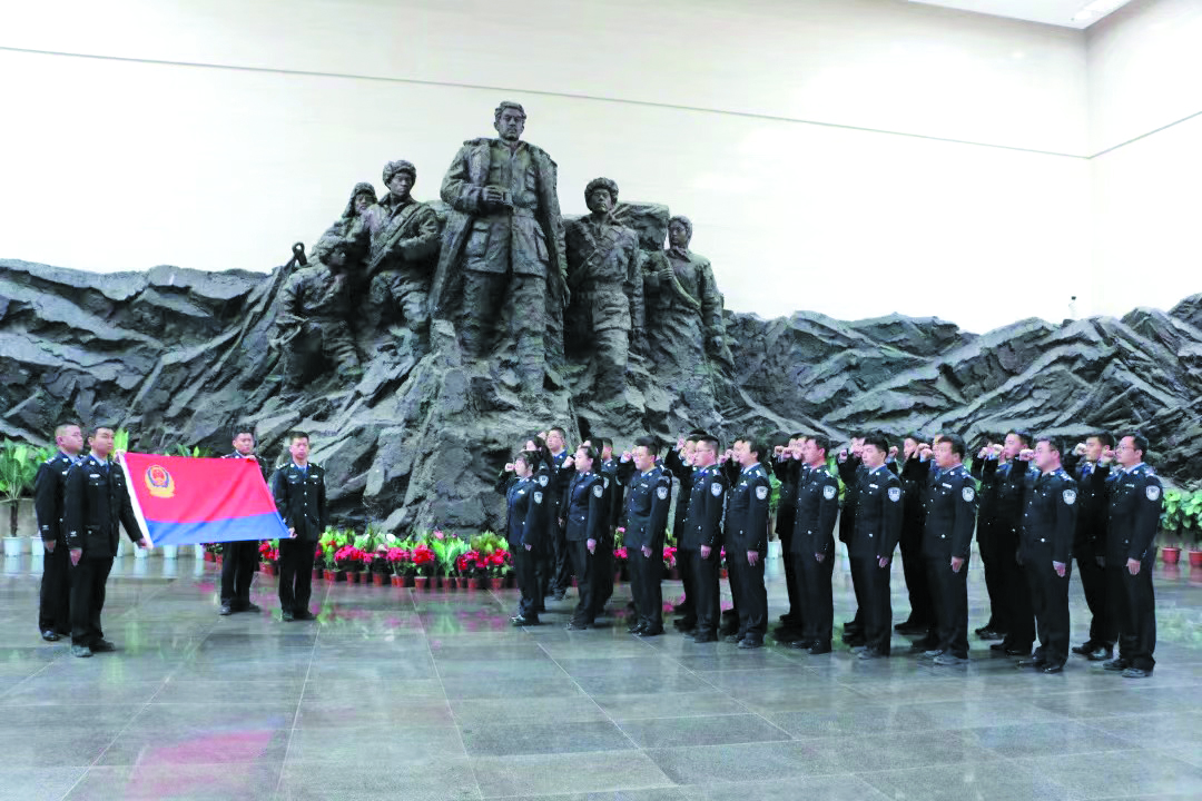 配凌源三監(jiān)：民警職工到朝陽(yáng)趙尚志紀(jì)念館參觀學(xué)習(xí),。