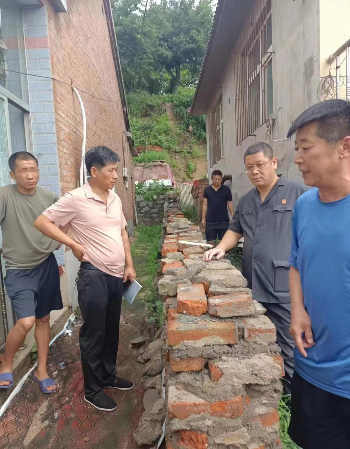 勘查現(xiàn)場,。