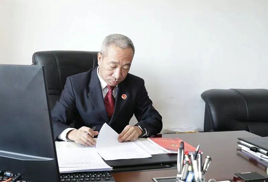 潘非瓊
