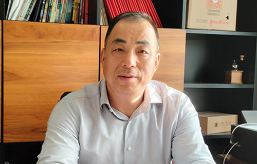 遼寧省洗染行業(yè)協(xié)會(huì)會(huì)長  張守軍