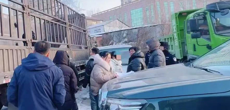 執(zhí)行干警找到被執(zhí)行人隱匿的車輛并查扣,。
