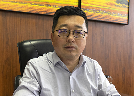 鞍山市人才和人力資源服務(wù)協(xié)會(huì) 會(huì)長(zhǎng)、黨支部書記 叢新一